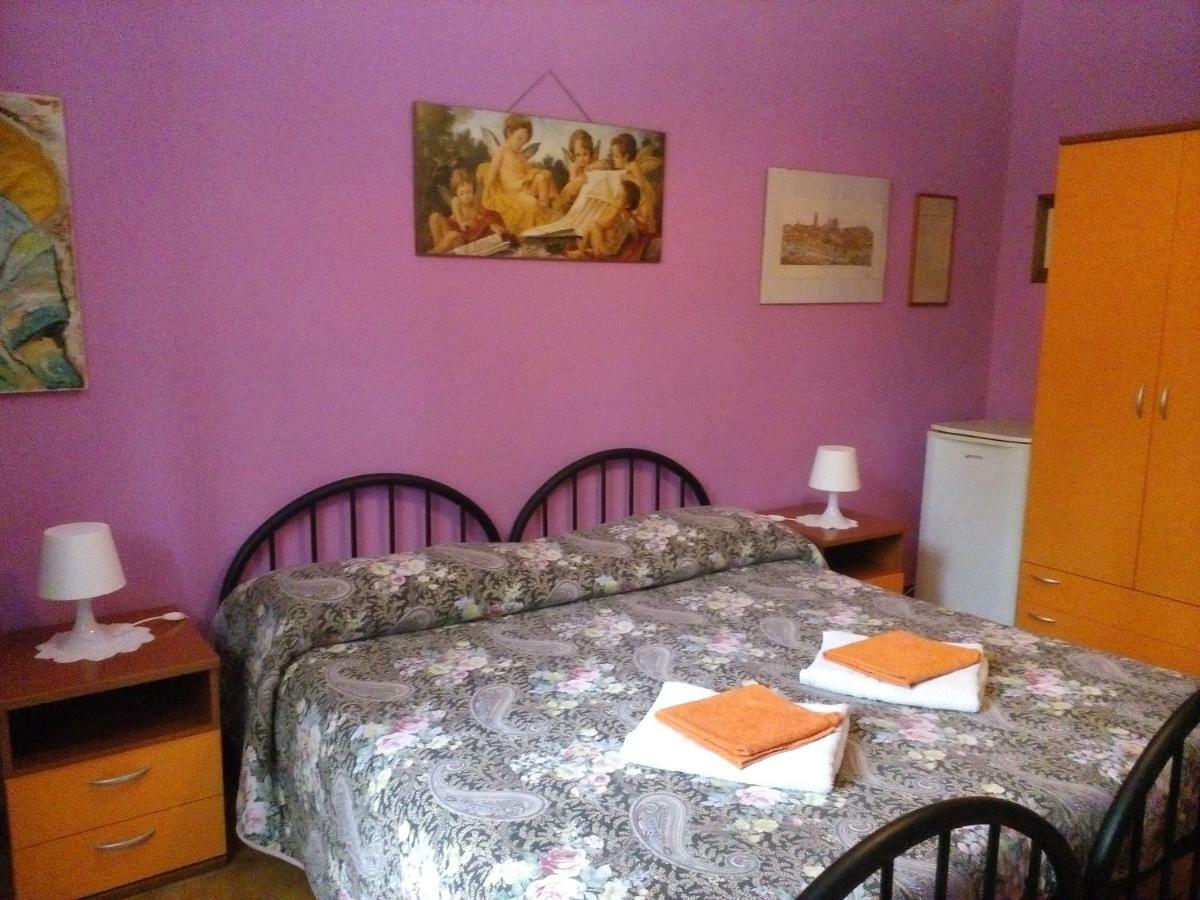 Acomodação com café da manhã  Petrarca *